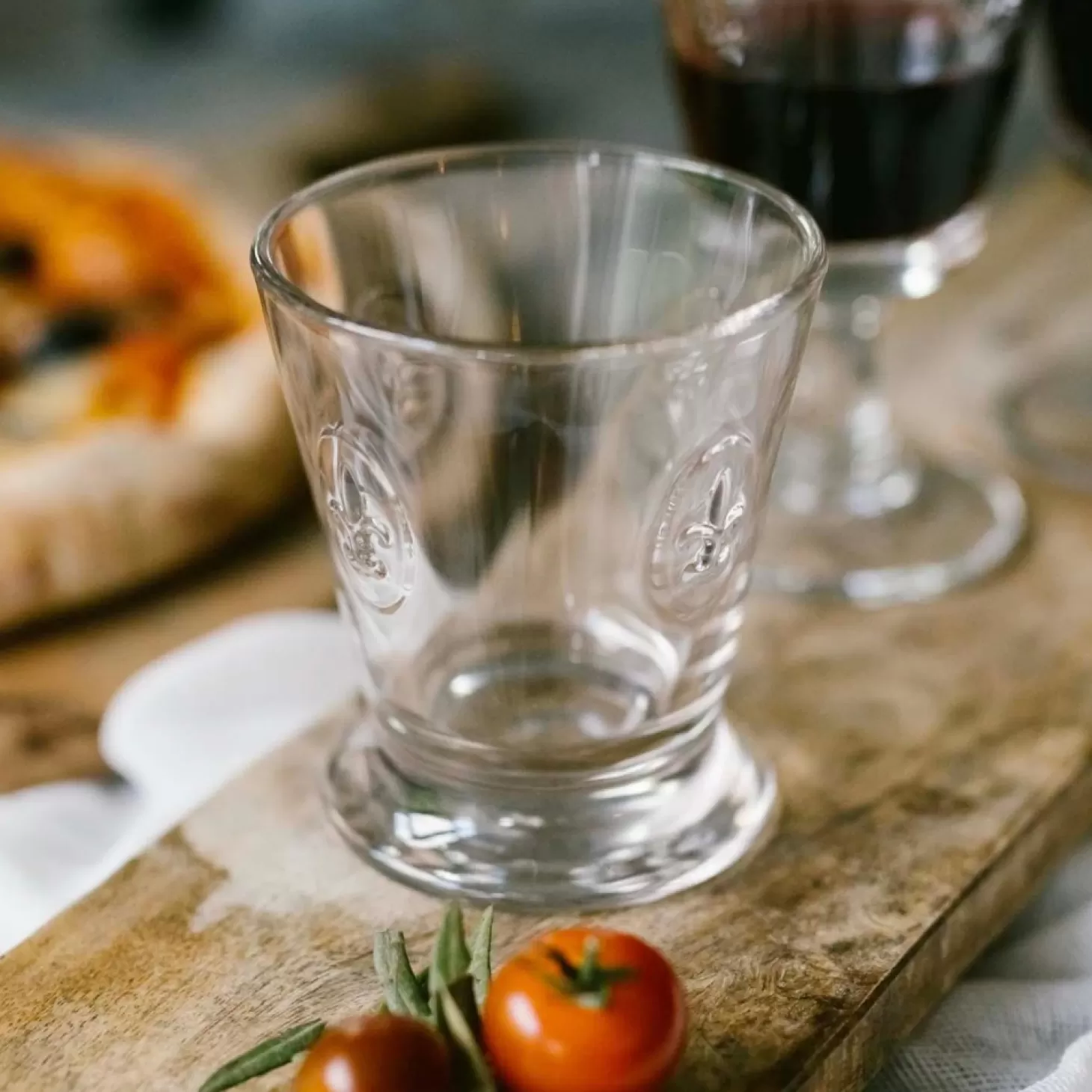 Glassware>Roger's Gardens Fleur De Lys French Tumbler