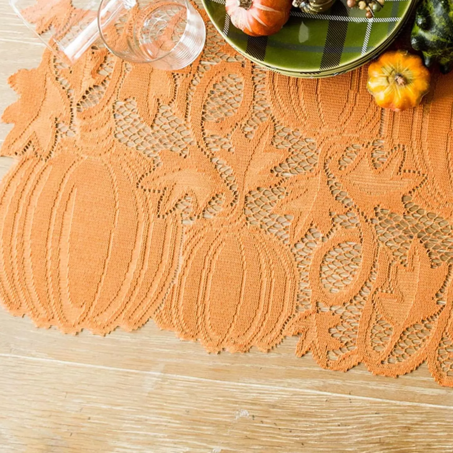 Halloween Decor>Roger's Gardens Pumpkin Vine Table Runner - 14" X 60"