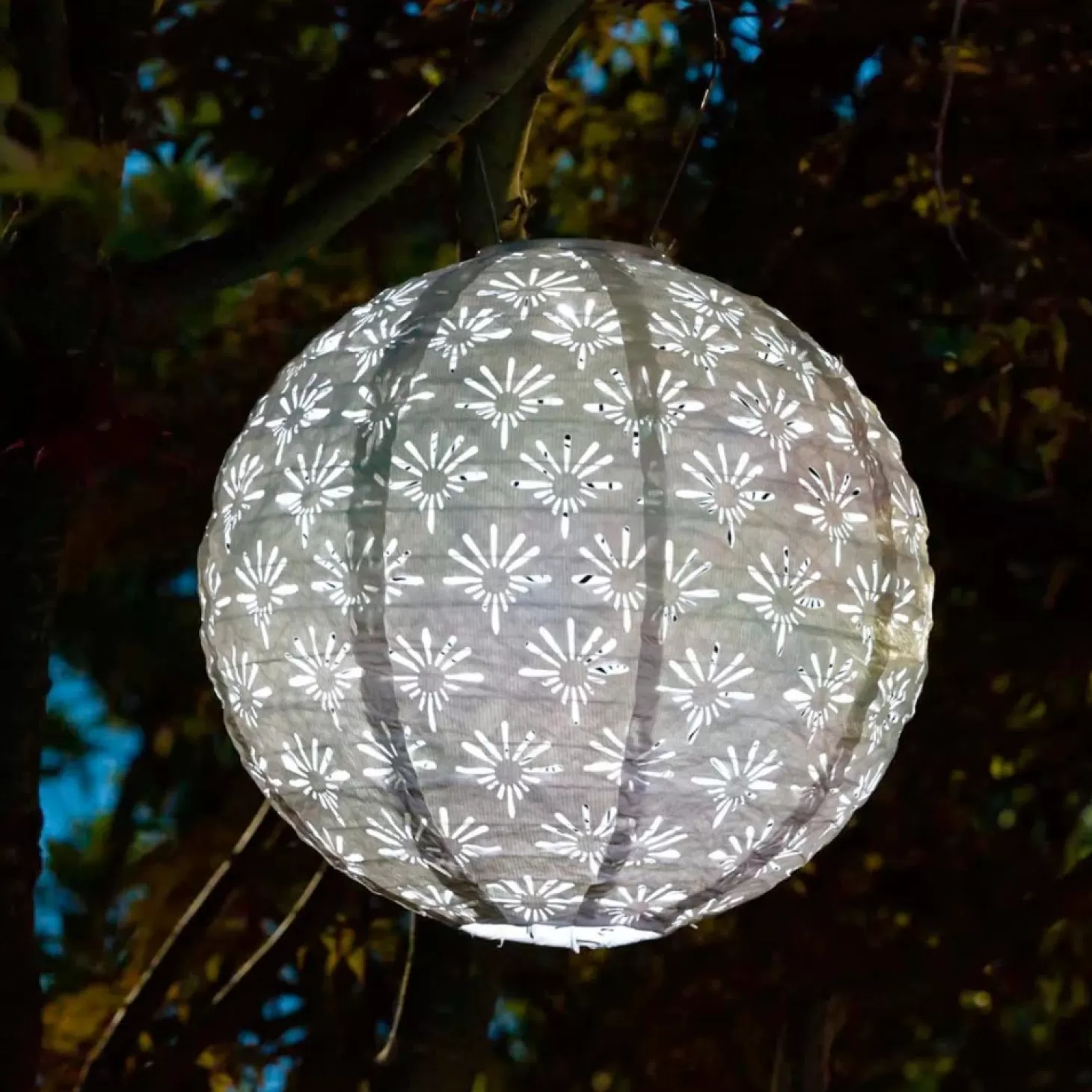 Garden Accents + Bird Feeders>Roger's Gardens White Solar Globe Lantern - 12"